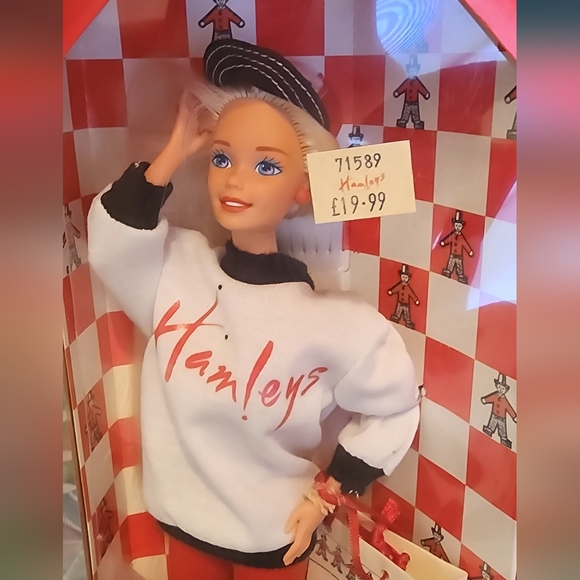 Hamley's Barbie 1995 - Picture 6 of 7